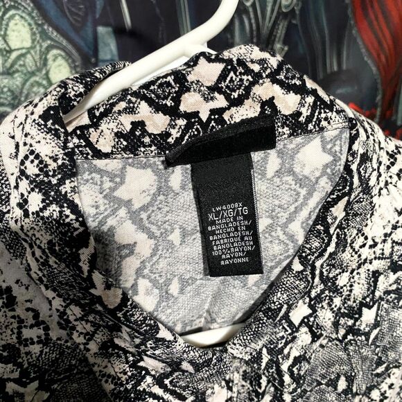 Wrangler Button-Up Shirt Women's XL Gray Snakeskin Print Outdoor Retro Grunge - Picture 4 of 8